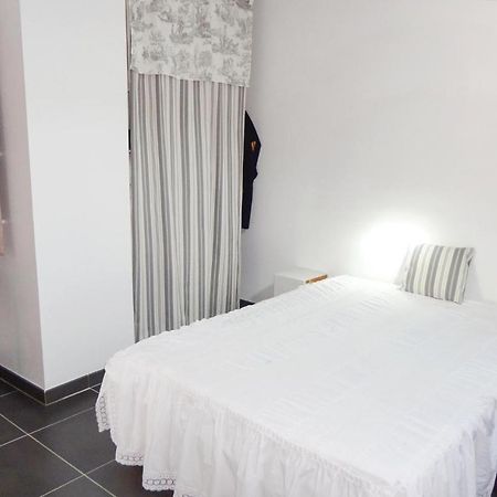 Awesome Apartment In Sauvian With Wifi Ngoại thất bức ảnh