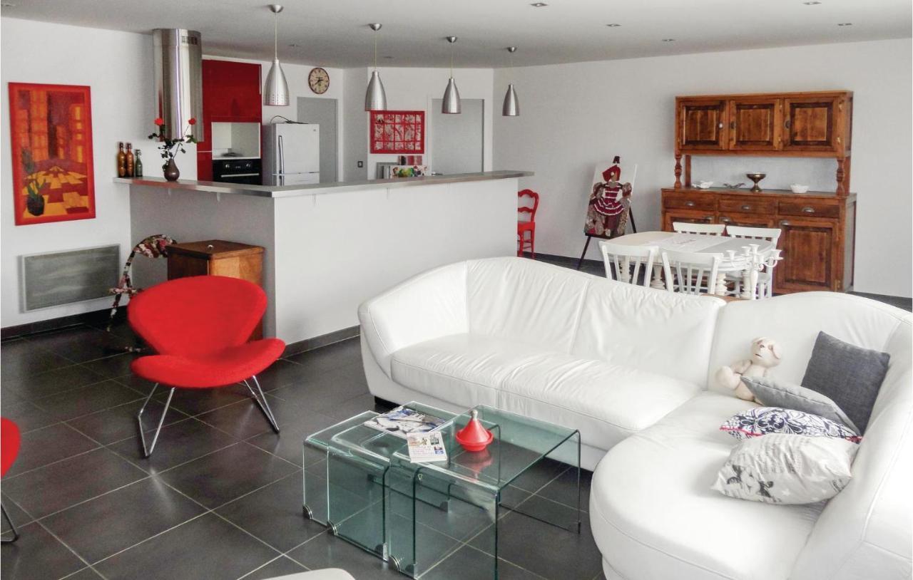 Awesome Apartment In Sauvian With Wifi Ngoại thất bức ảnh