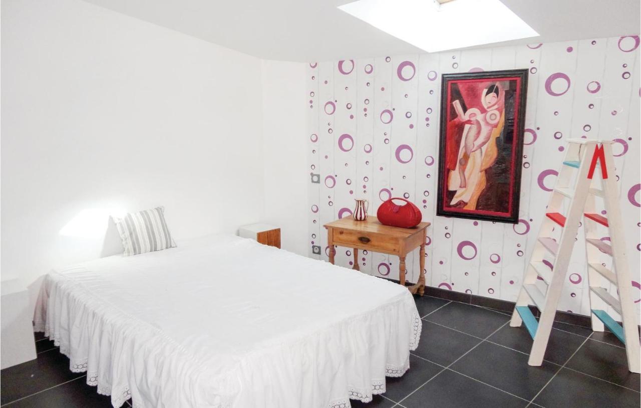 Awesome Apartment In Sauvian With Wifi Ngoại thất bức ảnh