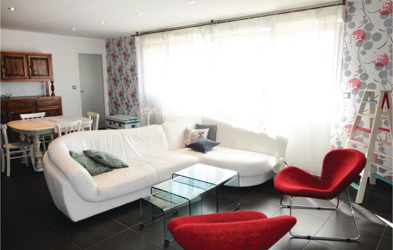 Awesome Apartment In Sauvian With Wifi Ngoại thất bức ảnh