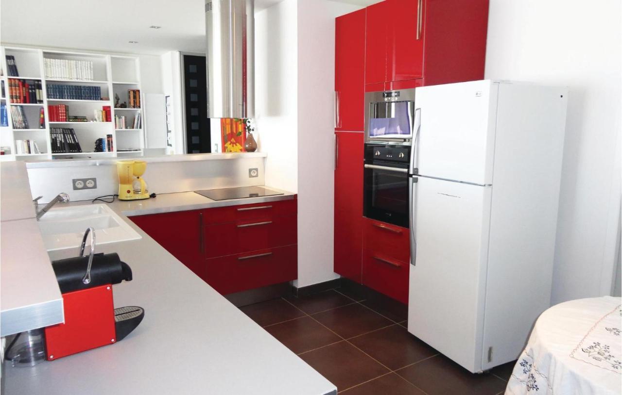 Awesome Apartment In Sauvian With Wifi Ngoại thất bức ảnh