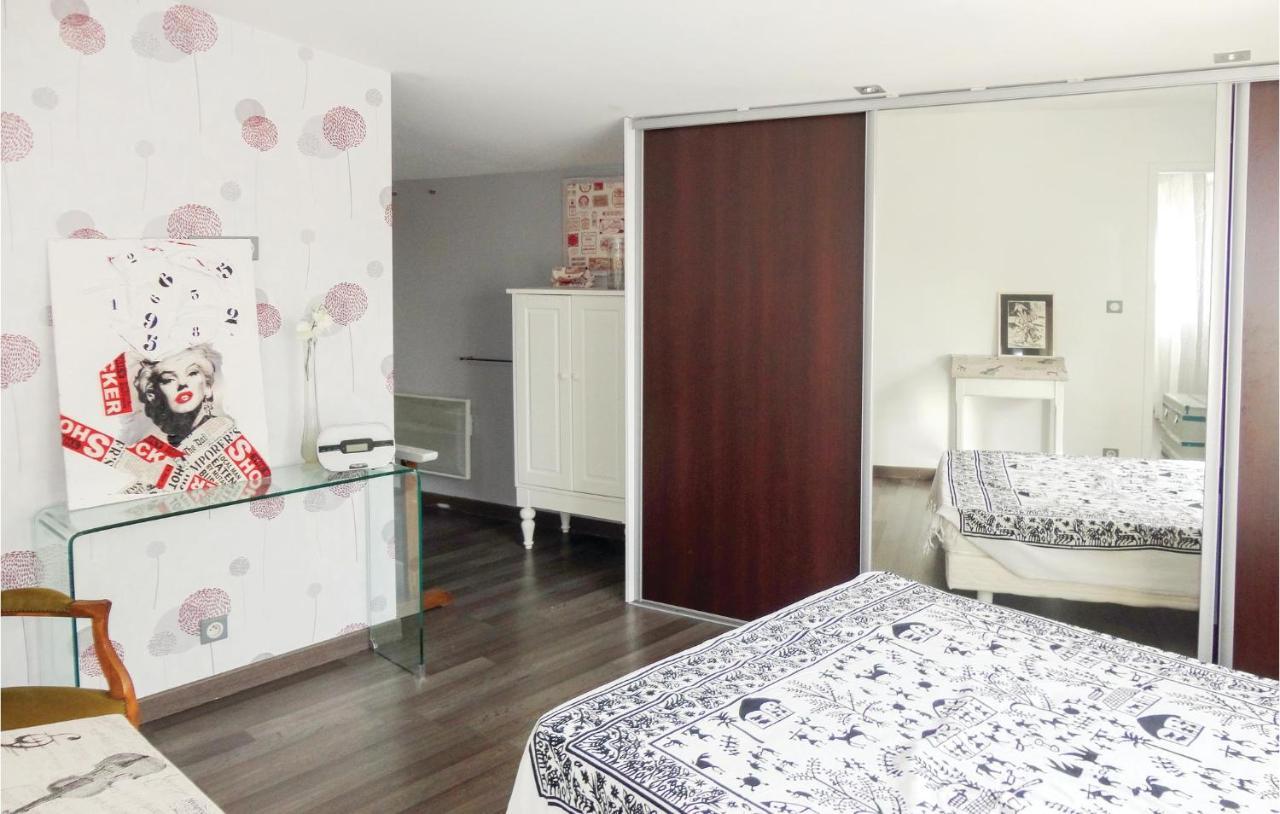 Awesome Apartment In Sauvian With Wifi Ngoại thất bức ảnh